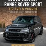 Un luxe SUV Range Rover Sport SVR stationné dans un cadre naturel