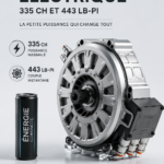 Moteur électrique Koenigsegg montrant ses détails techniques et futuristes.