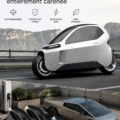 Moto électrique auto-équilibrée moderniste dans un paysage urbain