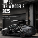 Vue de la nouvelle Tesla Model S 2025 sur une route moderne, offrant un design élégant et futuriste.