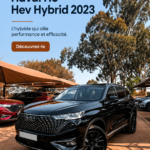 Haval H6 HEV 2023 garé devant une maison, présentant son design moderne et élégant.