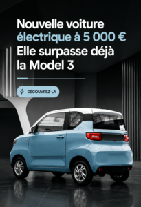 Une nouvelle voiture électrique brillante, modèle à bas prix, garée dans un environnement urbain.