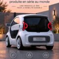 Voiture électrique élégante imprimée en 3D, représentant l'avenir de l'automobile durable.