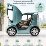 La Volpe, la plus petite voiture électrique au monde, exposée dans un environnement urbain.
